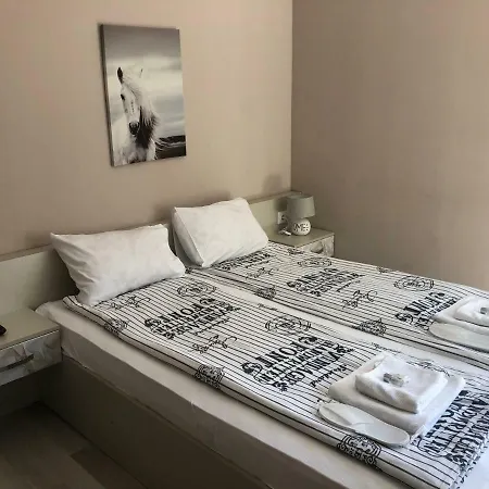 Trimontium Apartment